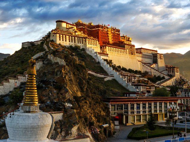 Travel info for visiting Potala Palace in Tibet China